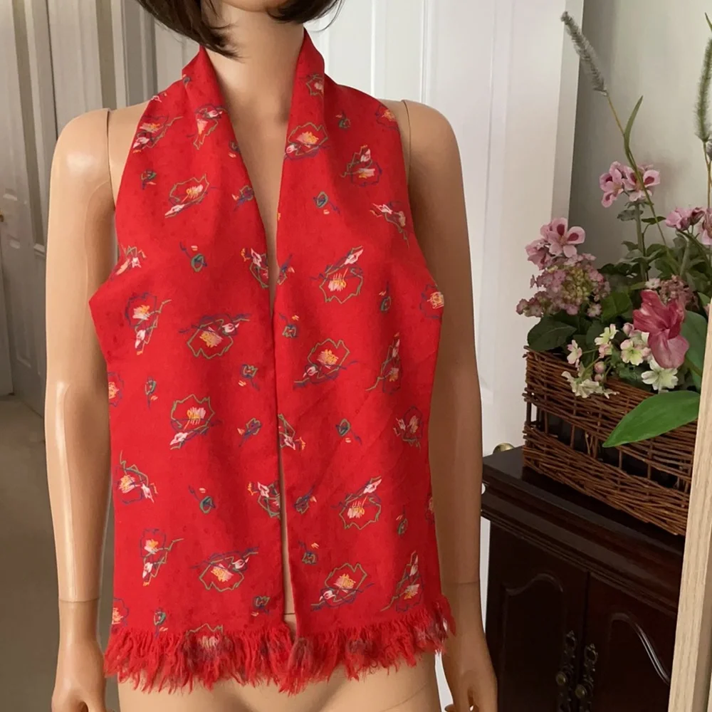 Vintage Claire Perone red oblong pattern silk scarf with fringe